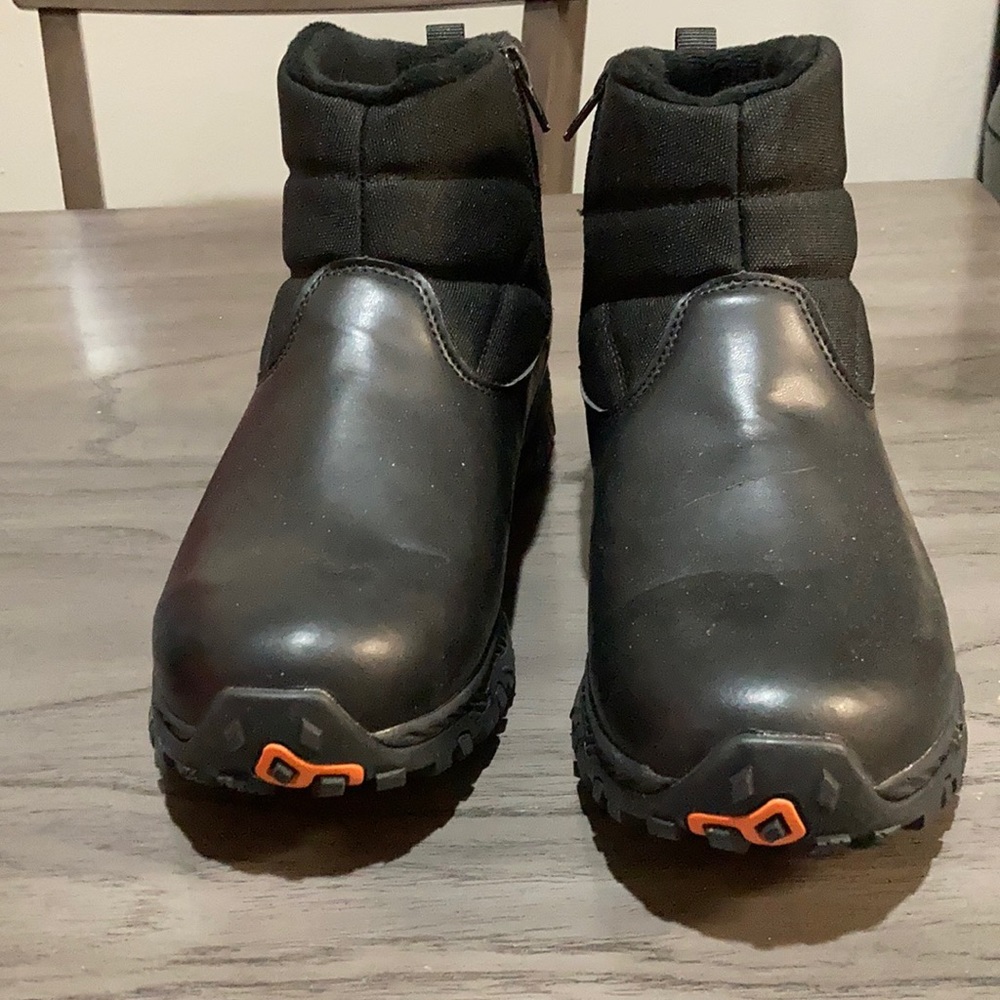 NWOT Silent Care Waterproof Winter Zip Boot